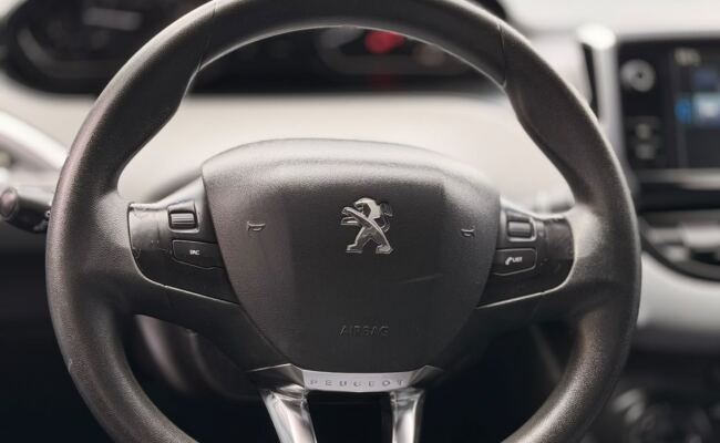Peugeot 208 Allure 1.5 Flex 8V 5p