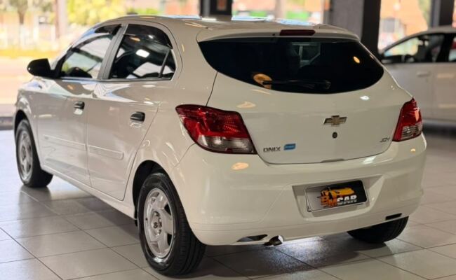 Chevrolet ONIX HATCH Joy 1.0 8V Flex 5p Mec.