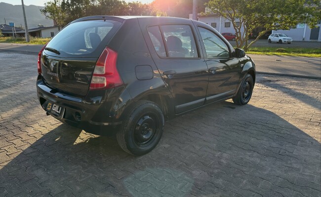 Renault SANDERO