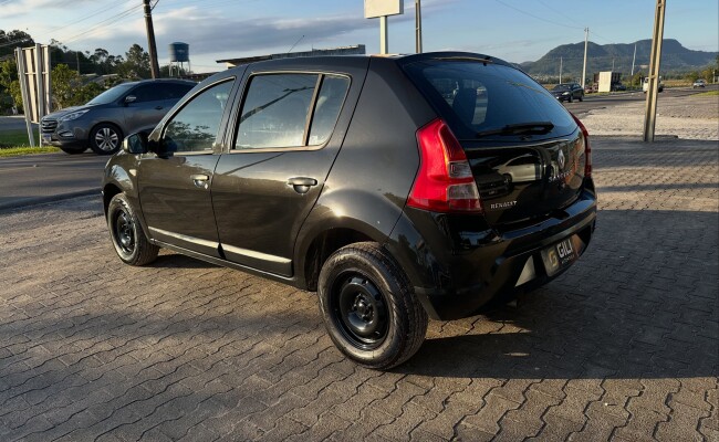 Renault SANDERO