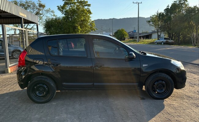 Renault SANDERO