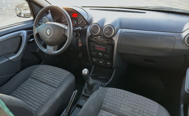 Renault SANDERO