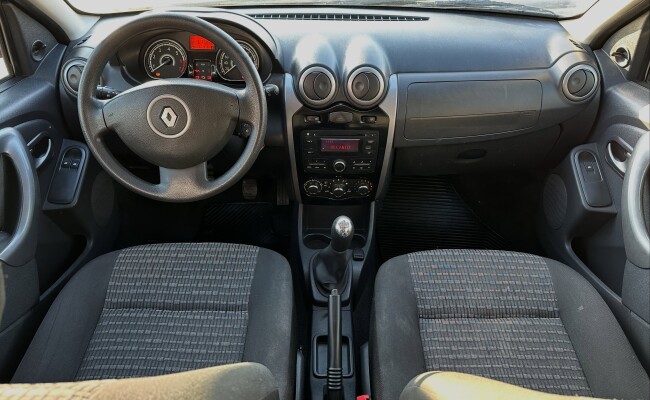 Renault SANDERO