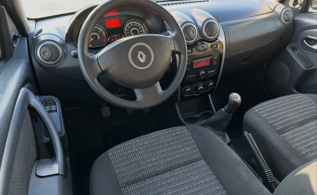 Renault SANDERO