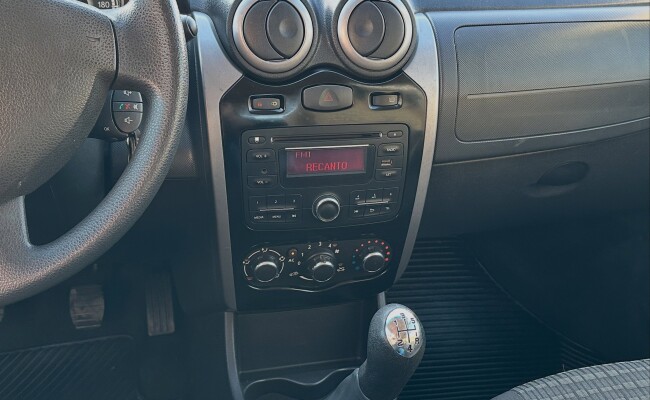Renault SANDERO